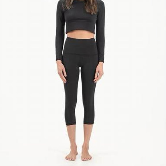 Sweetflexx Hi-Rise Resistance Capri Legging - Picture 1 of 7